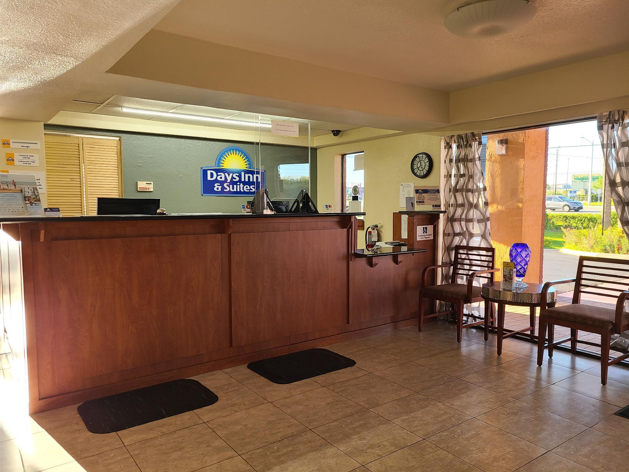 Quality Inn & Suites Orlando East - Ucf Area Alafaya Exterior photo
