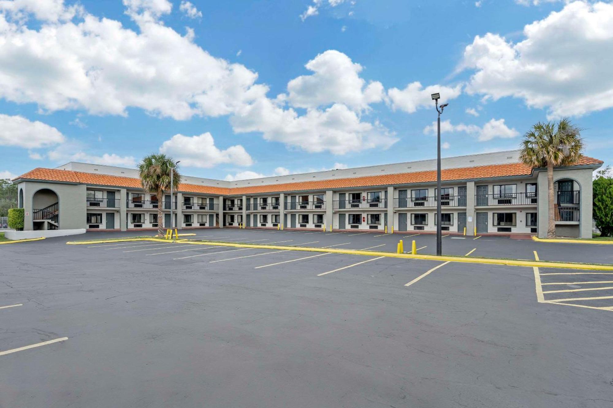 Quality Inn & Suites Orlando East - Ucf Area Alafaya Exterior photo